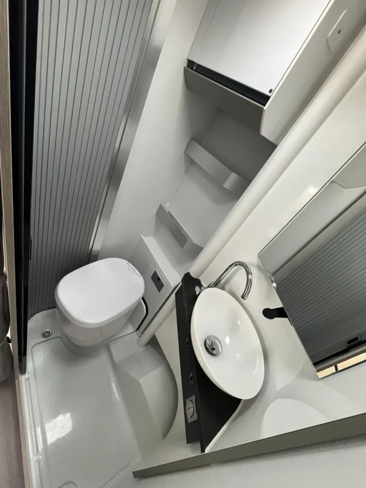 Fahrzeugbild Adria Compact Supreme DL #9