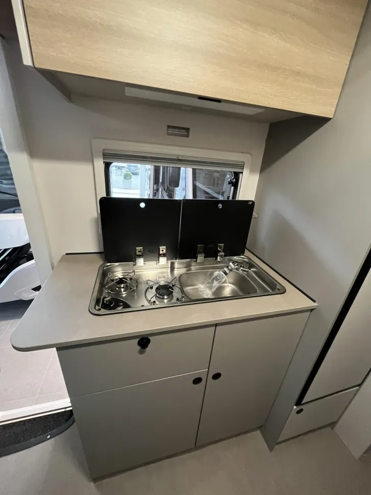 Fahrzeugbild LMC Tracer V 670 #9