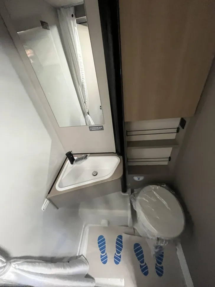 Fahrzeugbild LMC Tracer V 670 #14