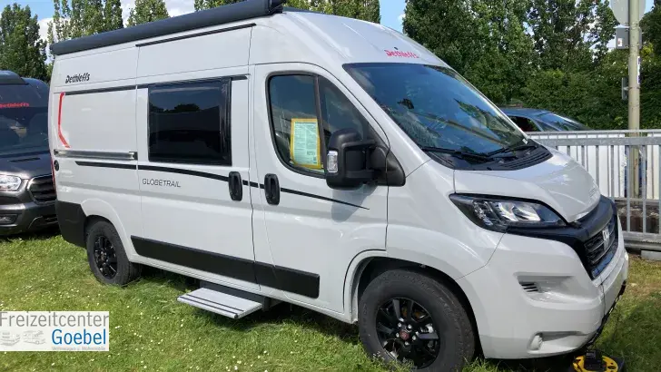 Schräg Vorne Dethleffs Globetrail 540 DR