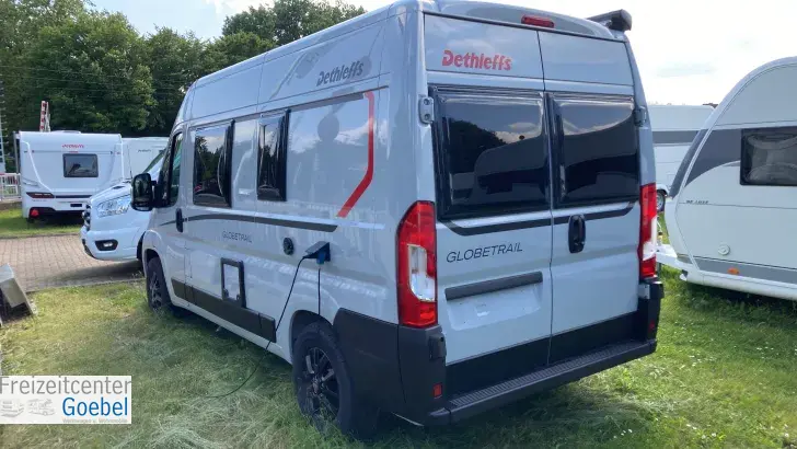 Schräg Hinten Dethleffs Globetrail 540 DR
