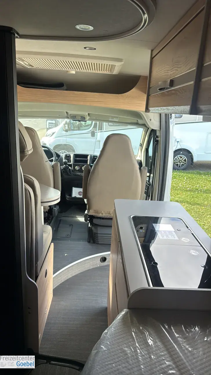 Sicht vorne-hinten Dethleffs Globetrail 600 ER