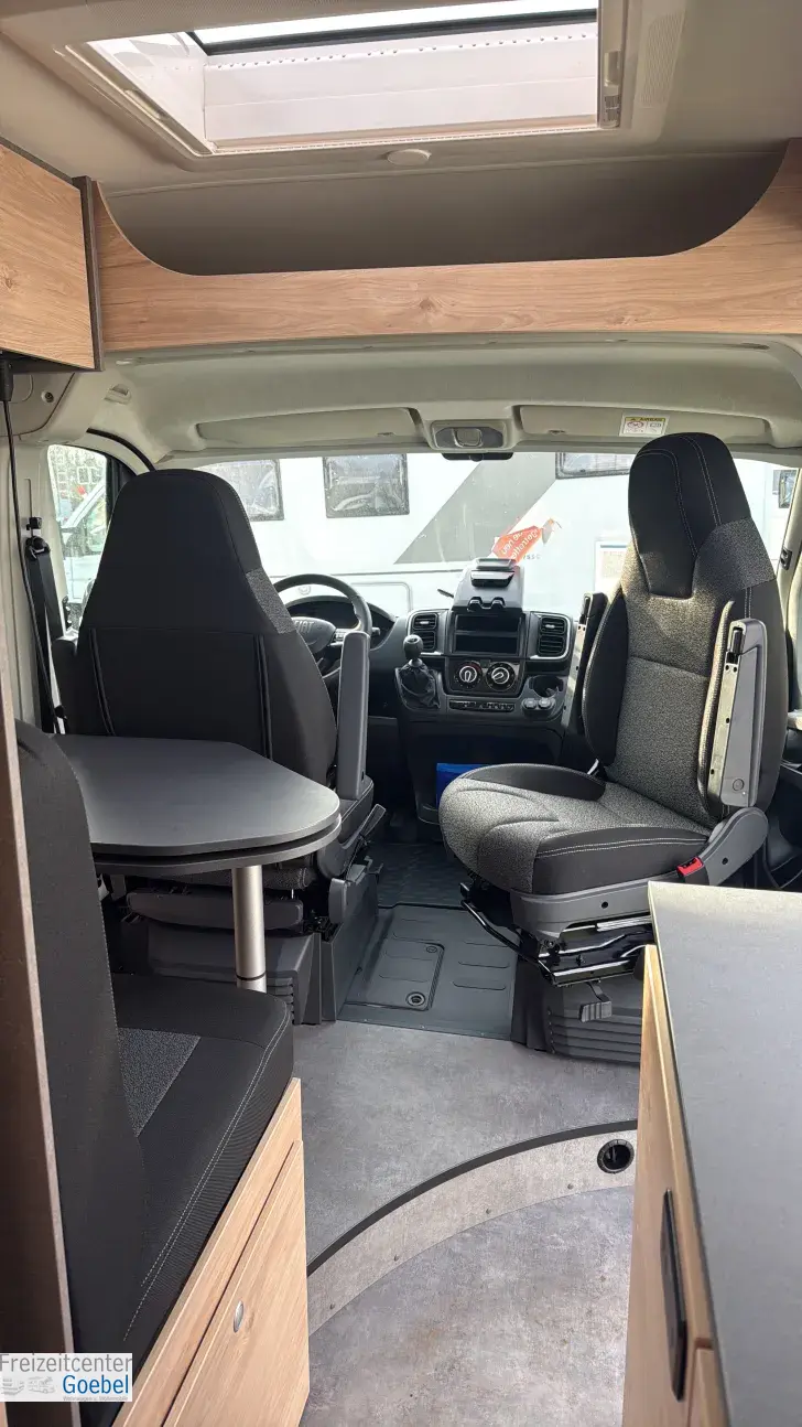 Weitere Betten Dethleffs Globetrail Active 600 DS Markise