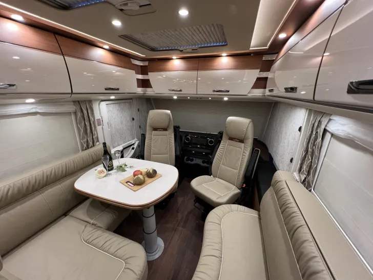 Fahrzeugbild Carthago chic c-line I 5.9 XL LE Mercedes (294) #13