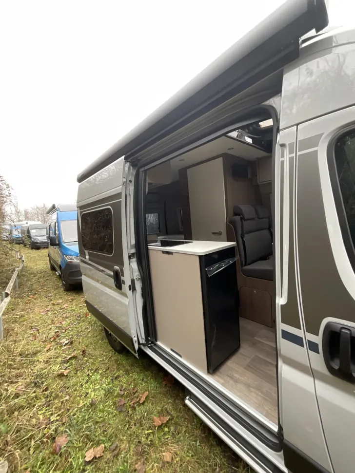 Fahrzeugbild Carado pro CV 540 Dieselheiz., Schlafdach, AWT isoliert #12