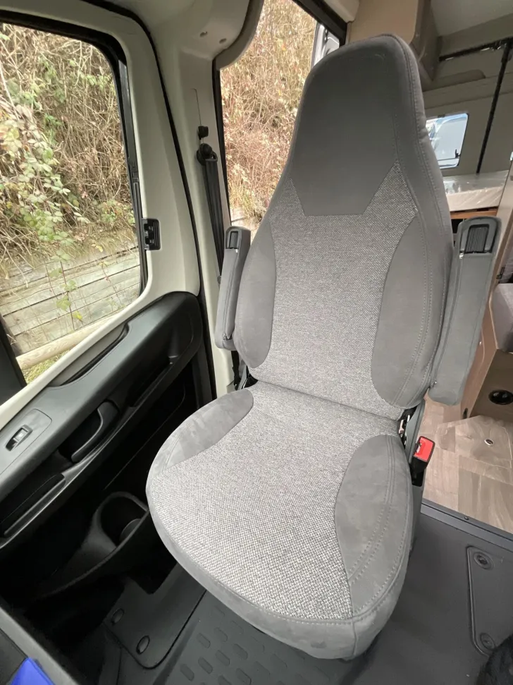 Fahrzeugbild Carado pro CV 540 Dieselheiz., Schlafdach, AWT isoliert #14