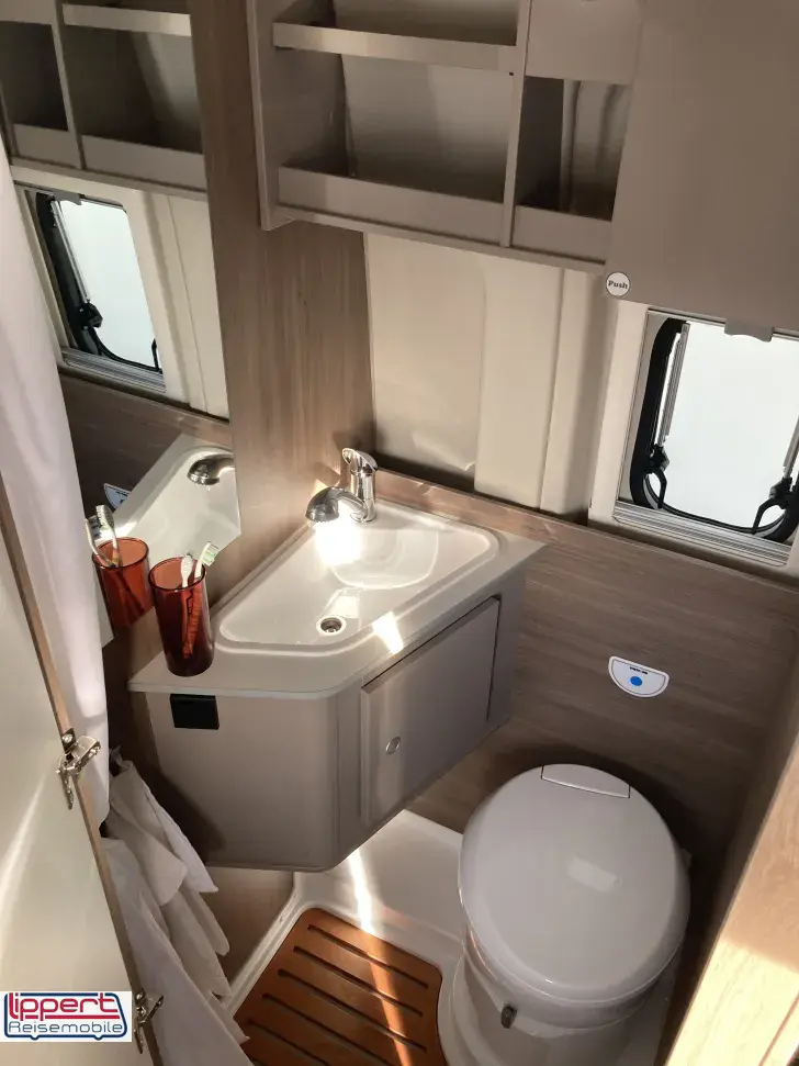Fahrzeugbild Carado CV 540 PRO mit Schlafdach #12