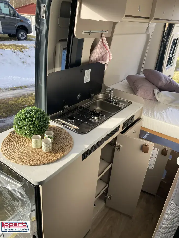 Fahrzeugbild Carado CV 540 PRO mit Schlafdach #11