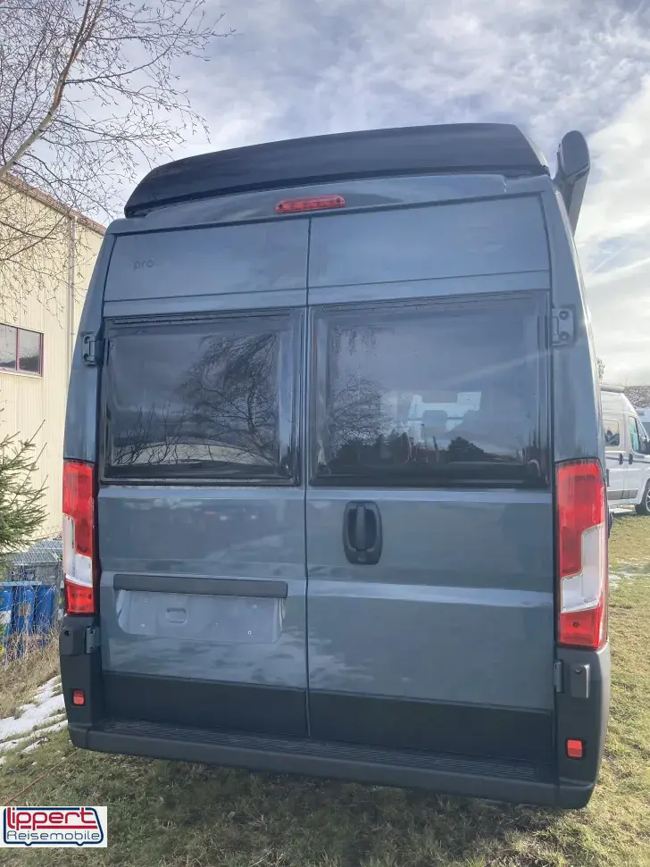 Fahrzeugbild Carado CV 540 PRO mit Schlafdach #4