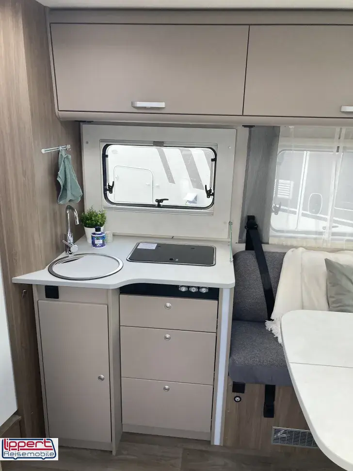 Fahrzeugbild Carado T 459 Queensbett + face2face #9