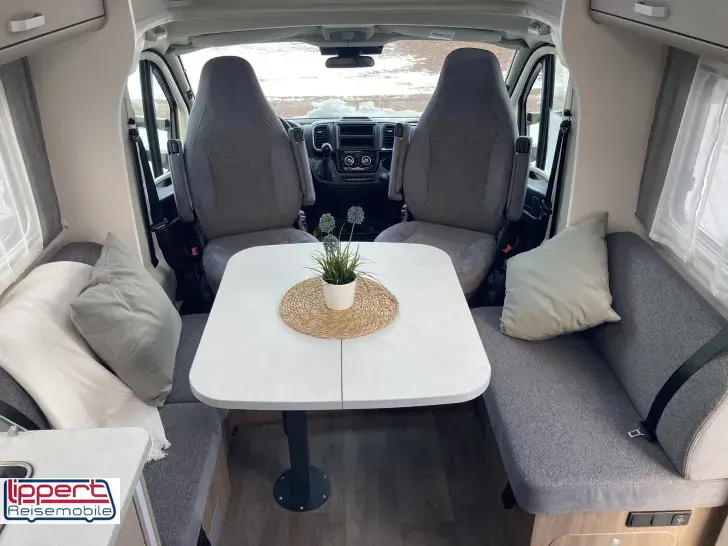 Fahrzeugbild Carado T 459 Queensbett + face2face #8