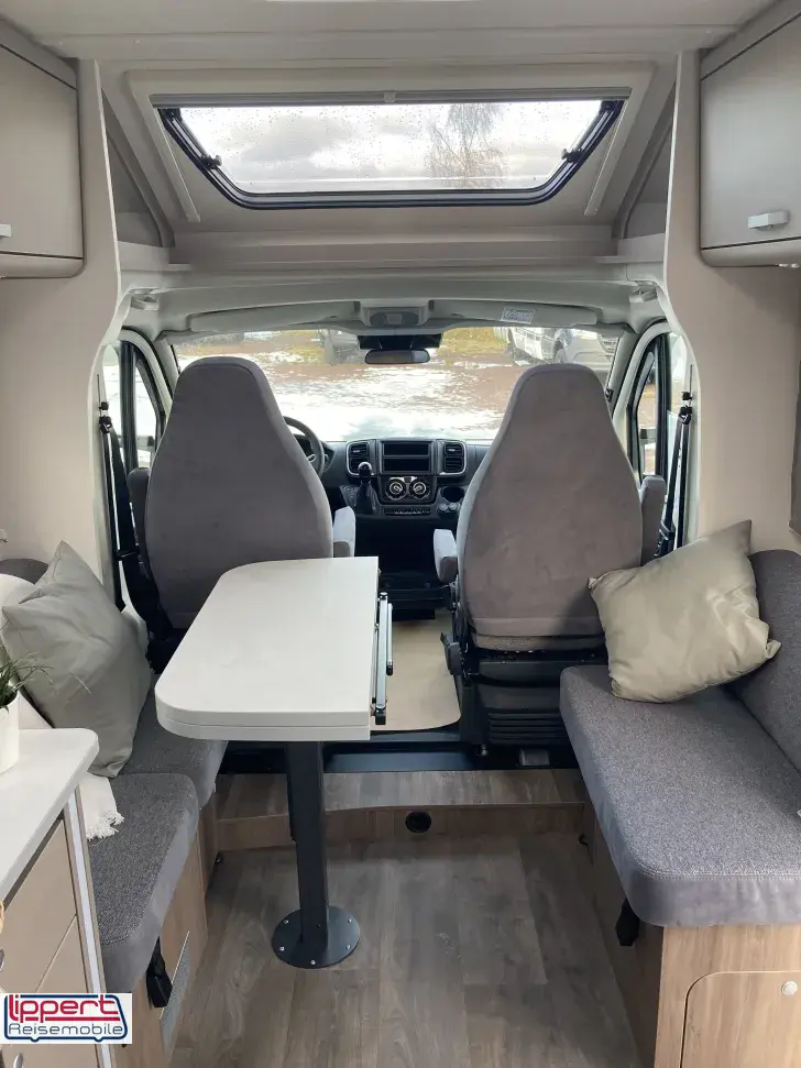 Fahrzeugbild Carado T 459 Queensbett + face2face #7