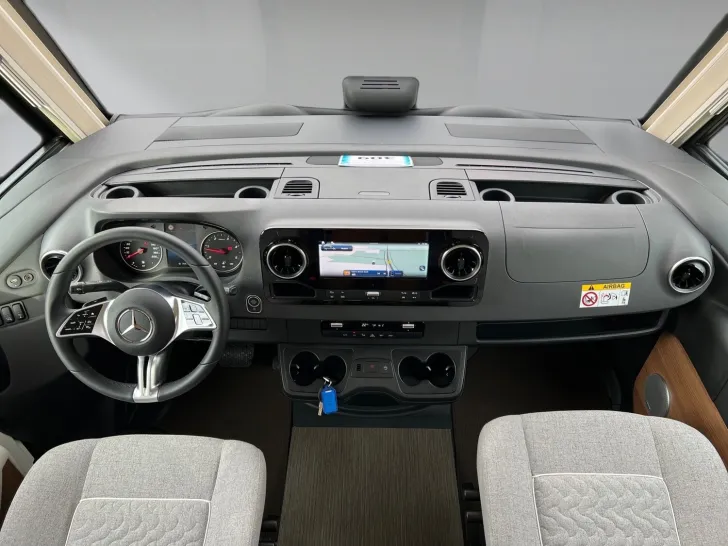 Fahrzeugbild Carthago C2-tourer I 141 KB LE Mercedes (309) #12