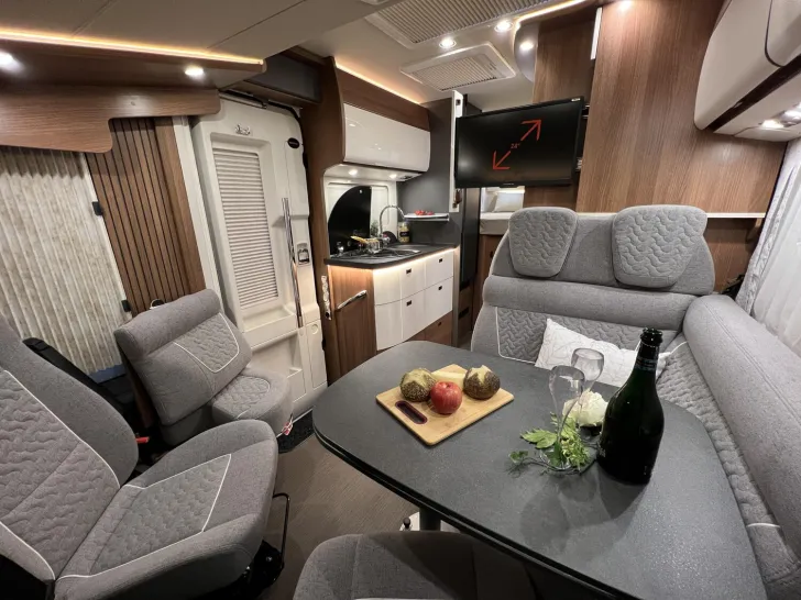 Fahrzeugbild Carthago C2-tourer I 141 KB LE Mercedes (309) #16