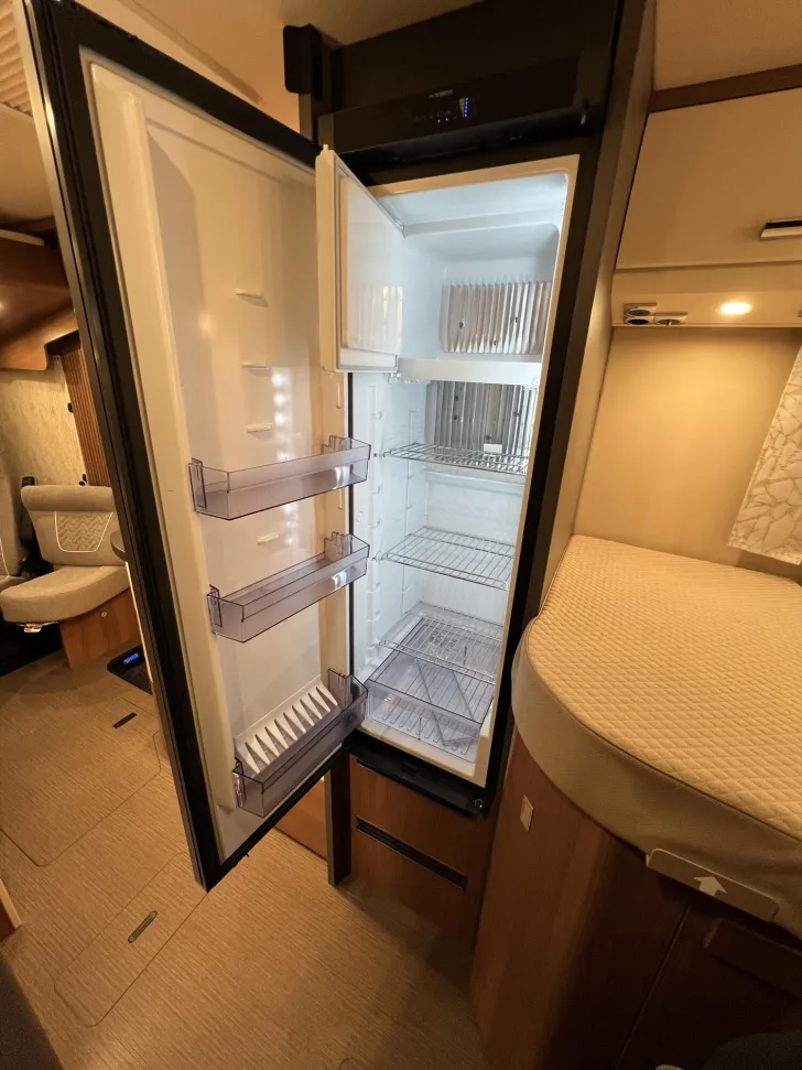 Fahrzeugbild Carthago C2-tourer I 141 KB LE Mercedes (309) #25