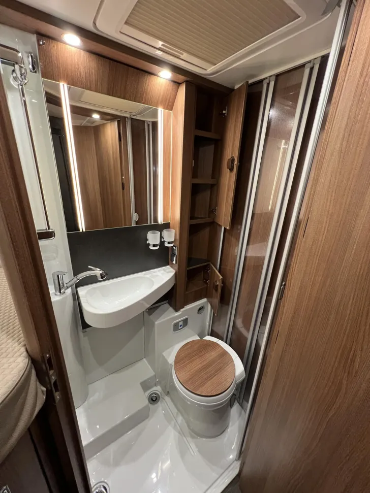 Fahrzeugbild Carthago C2-tourer I 141 KB LE Mercedes (309) #34