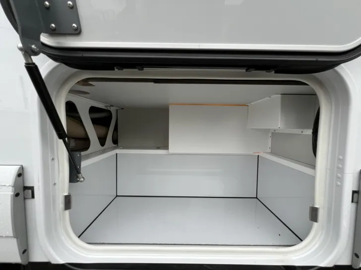 Fahrzeugbild Carthago C2-tourer I 141 KB LE Mercedes (309) #39