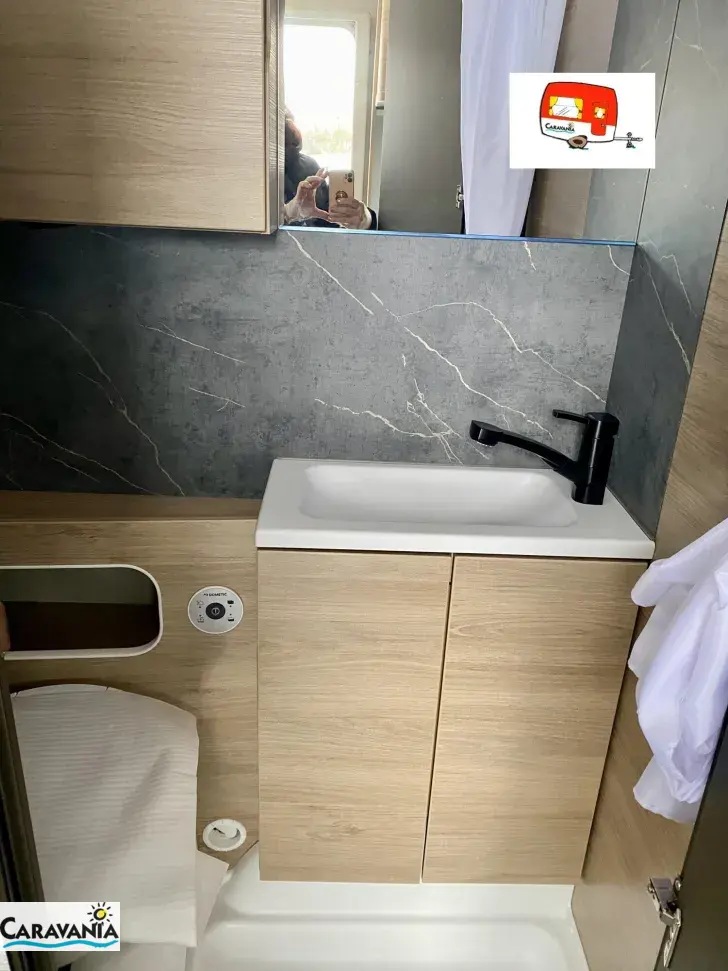 Fahrzeugbild Weinsberg CaraOne 400 DB Sondermodell 30 Jahre 150 Bett! #8