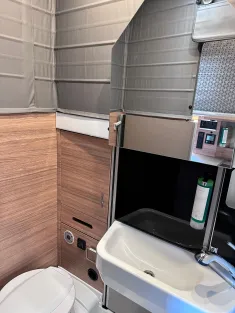 Bild 13 Weinsberg X-CURSION CUV 500 LT EDITION [PEPPER] TV-Paket (LTE/WLAN), SlideBett