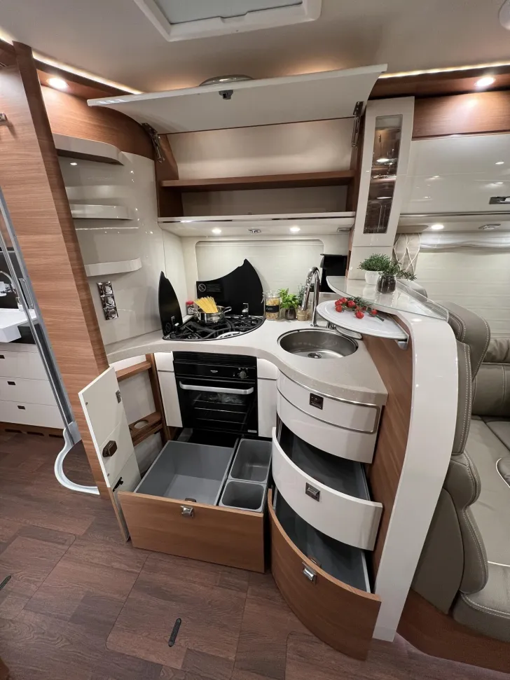 Fahrzeugbild Carthago chic c-line I 6.2 XL QB Fiat (274) #22