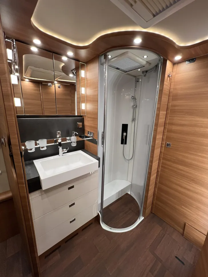 Fahrzeugbild Carthago chic c-line I 6.2 XL QB Fiat (274) #31