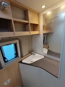 Fahrzeugbild Sunlight Cliff 640 Modell 26 #11