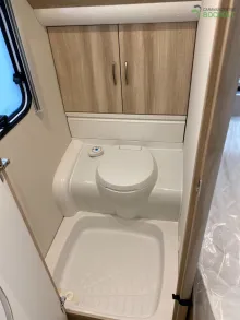 Fahrzeugbild Hobby De Luxe 540 KMFe Modell 2026 / 1800 kg #4