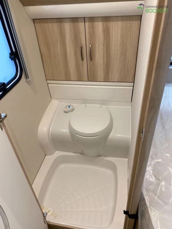 Fahrzeugbild Hobby De Luxe 540 KMFe Modell 2026 / 1800 kg #4