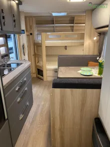 Fahrzeugbild Hobby De Luxe 540 KMFe Modell 2026 / 1800 kg #5