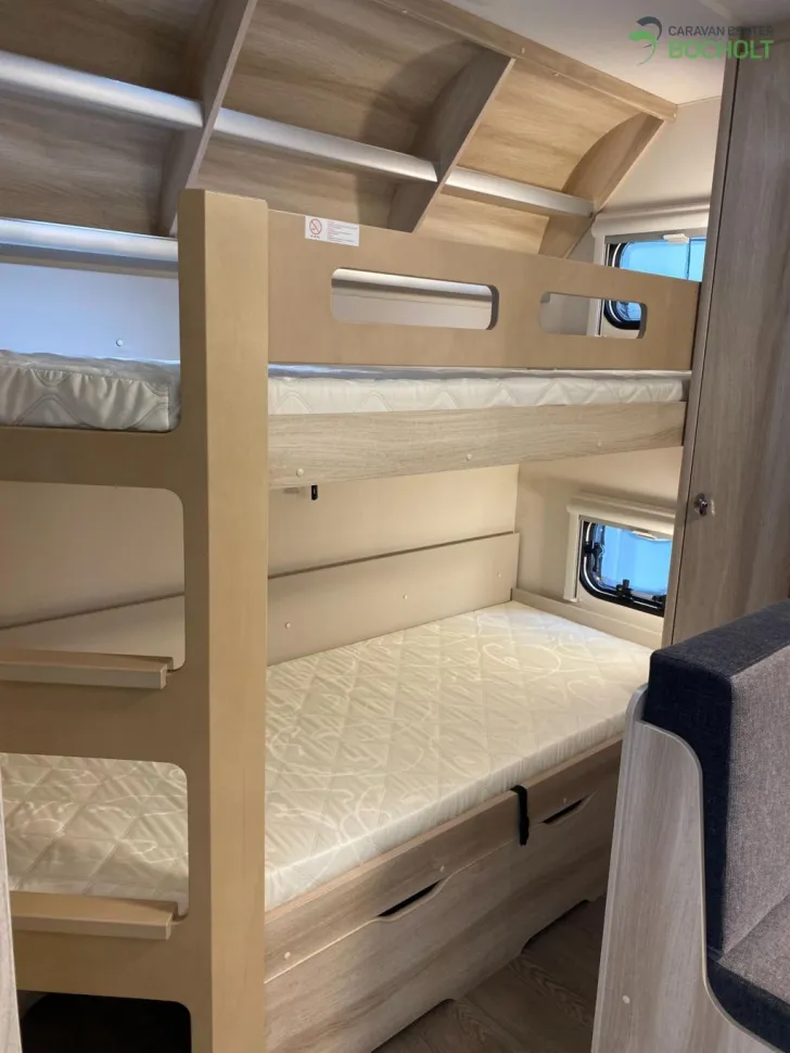 Fahrzeugbild Hobby De Luxe 540 KMFe Modell 2026 / 1800 kg #13