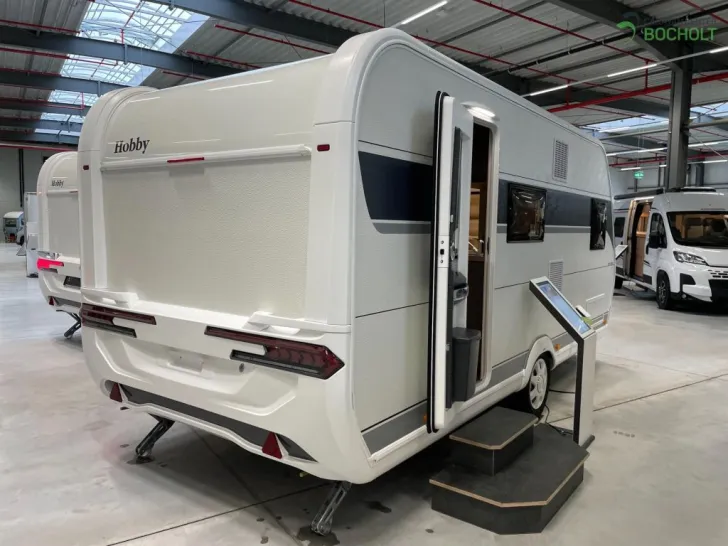 Fahrzeugbild Hobby De Luxe 490 KMF Modell 2026 / 1800 kg #10