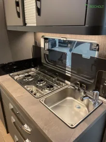 Fahrzeugbild Hobby De Luxe 490 KMF Modell 2026 / 1800 kg #15