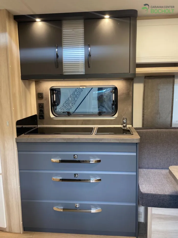 Fahrzeugbild Hobby De Luxe 495 WFB Modell 2026 / 1800 kg #9