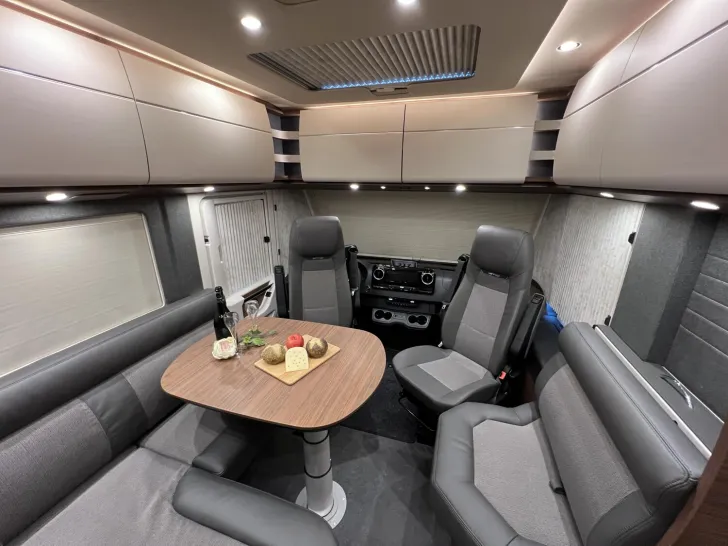 Fahrzeugbild Carthago chic c-line I 4.9 LE Mercedes (317) #13