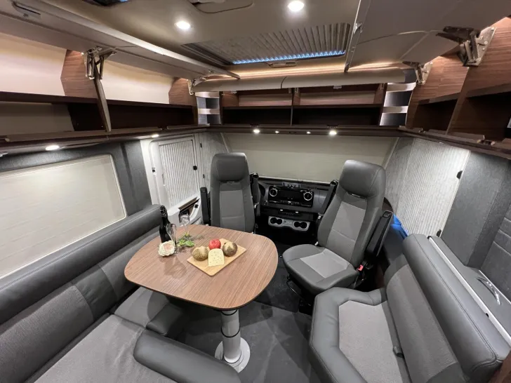 Fahrzeugbild Carthago chic c-line I 4.9 LE Mercedes (317) #14