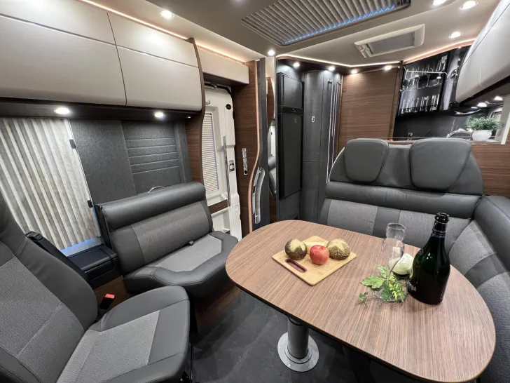 Fahrzeugbild Carthago chic c-line I 4.9 LE Mercedes (317) #15