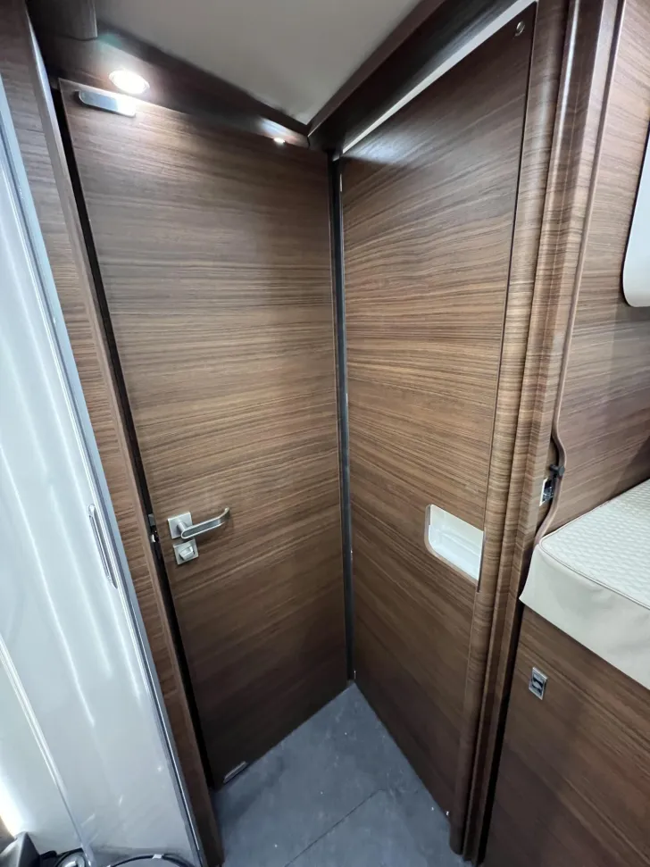 Fahrzeugbild Carthago chic c-line I 4.9 LE Mercedes (317) #35