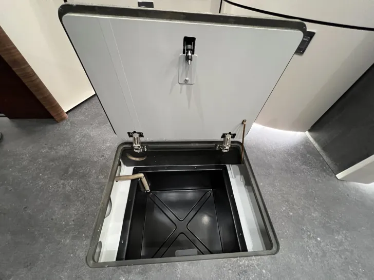 Fahrzeugbild Carthago chic c-line I 4.9 LE Mercedes (317) #38