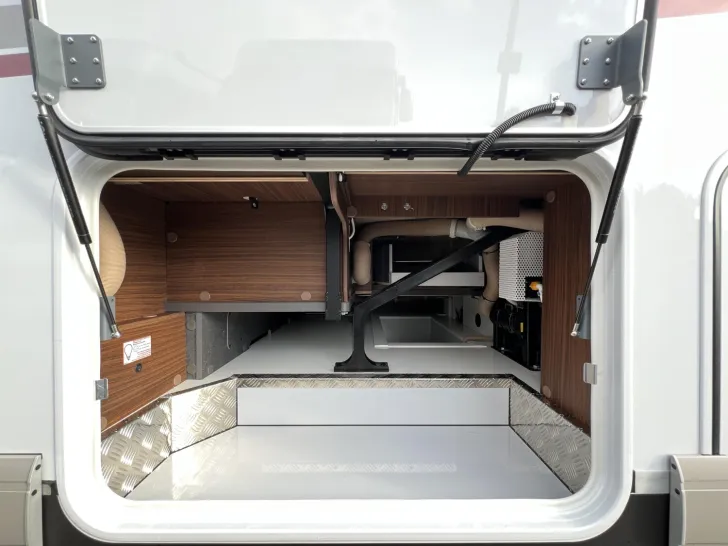 Fahrzeugbild Carthago chic c-line I 4.9 LE Mercedes (317) #47