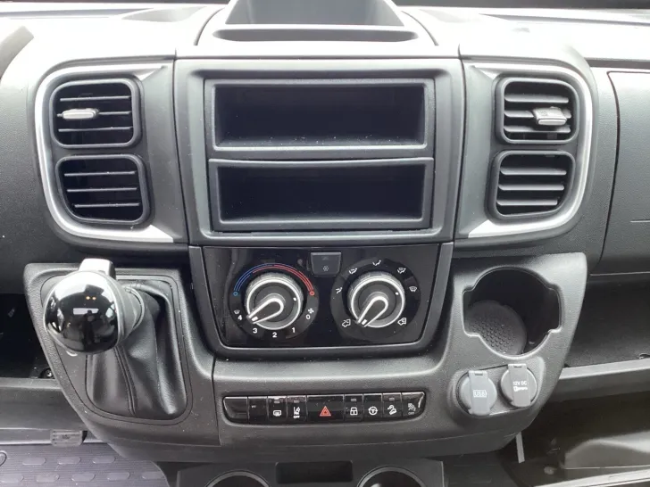 Fahrzeugbild Sunlight Adventure V 69 Aktion  Keep on Rolling #9