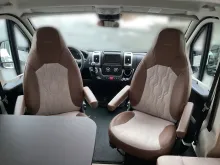 Fahrzeugbild Bürstner Limited T 726 G Hubbett, SAT-Anlage, Dachklima #11