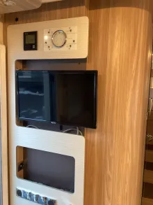 Fahrzeugbild Bürstner Limited T 726 G Hubbett, SAT-Anlage, Dachklima #21