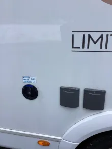 Fahrzeugbild Bürstner Limited T 726 G Hubbett, SAT-Anlage, Dachklima #26