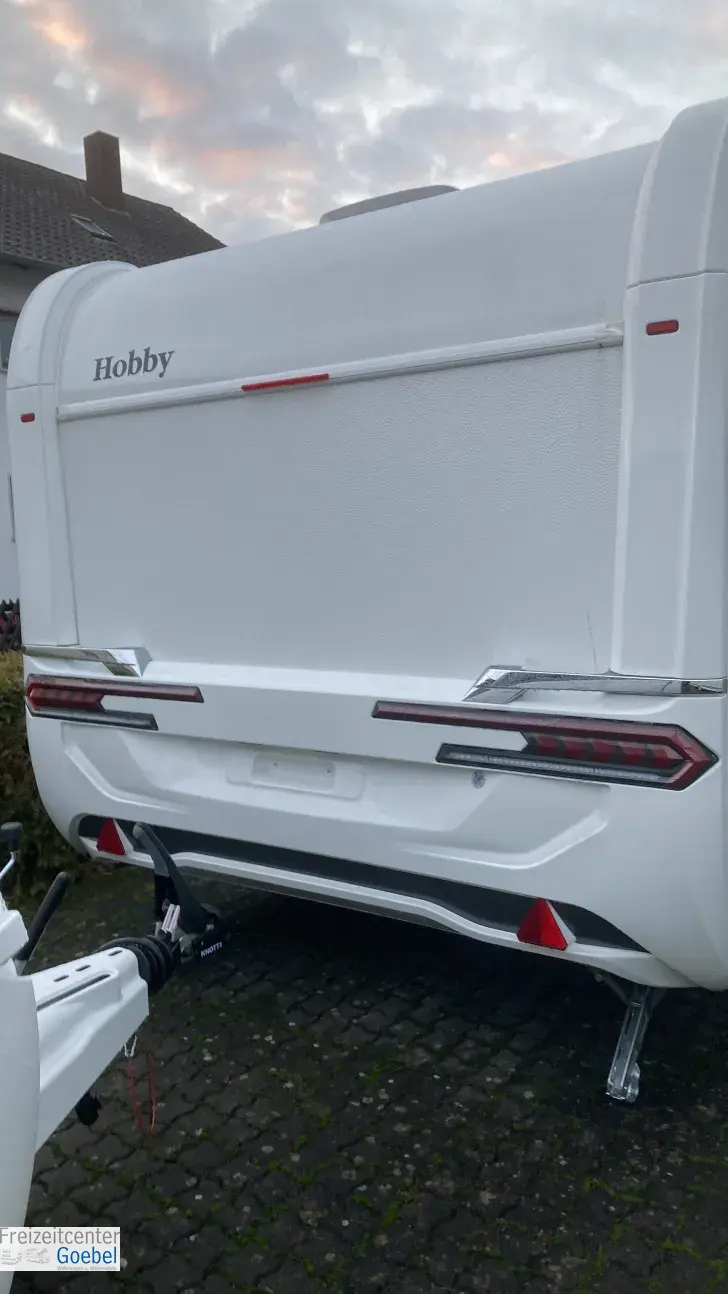 Frontal Hinten Hobby Prestige 560 WLU