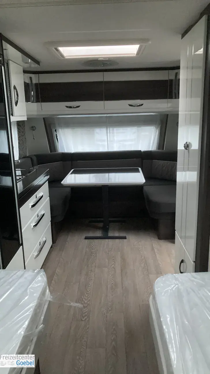 Sicht vorne-hinten Hobby Prestige 560 WLU