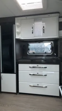 Küchen Hobby Prestige 560 WLU