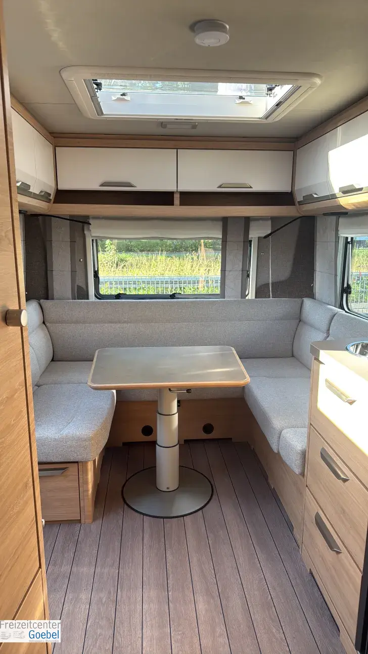 Sitzgruppe Knaus Südwind 450 FU 60 YEARS Die Caravan Ikone