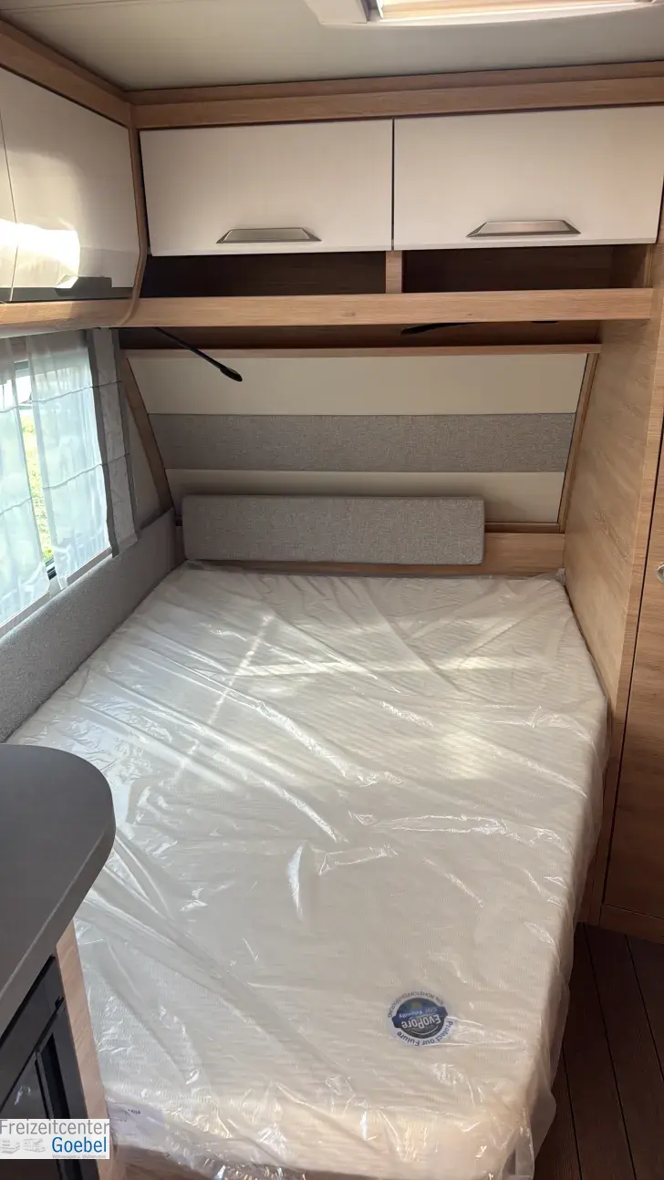 Betten Knaus Südwind 450 FU 60 YEARS Die Caravan Ikone