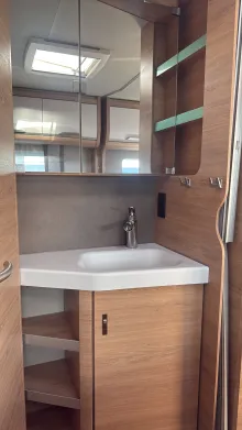 Weitere Betten Knaus Südwind 450 FU 60 YEARS Die Caravan Ikone