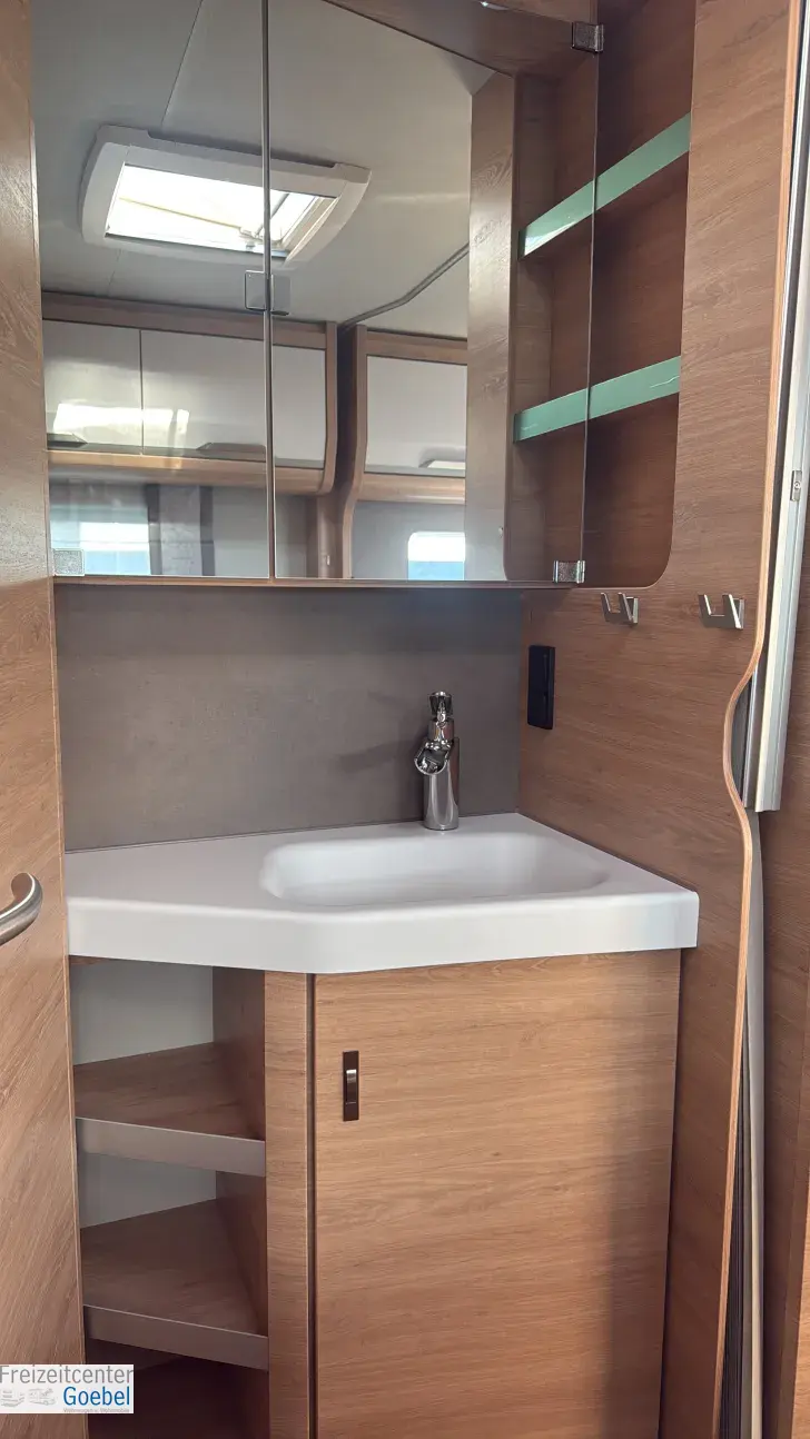 Weitere Betten Knaus Südwind 450 FU 60 YEARS Die Caravan Ikone